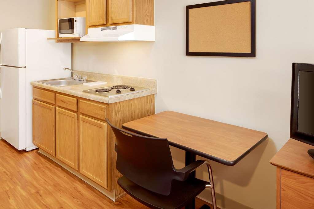 Extended Stay America Select Suites - Kalamazoo - West Szoba fotó
